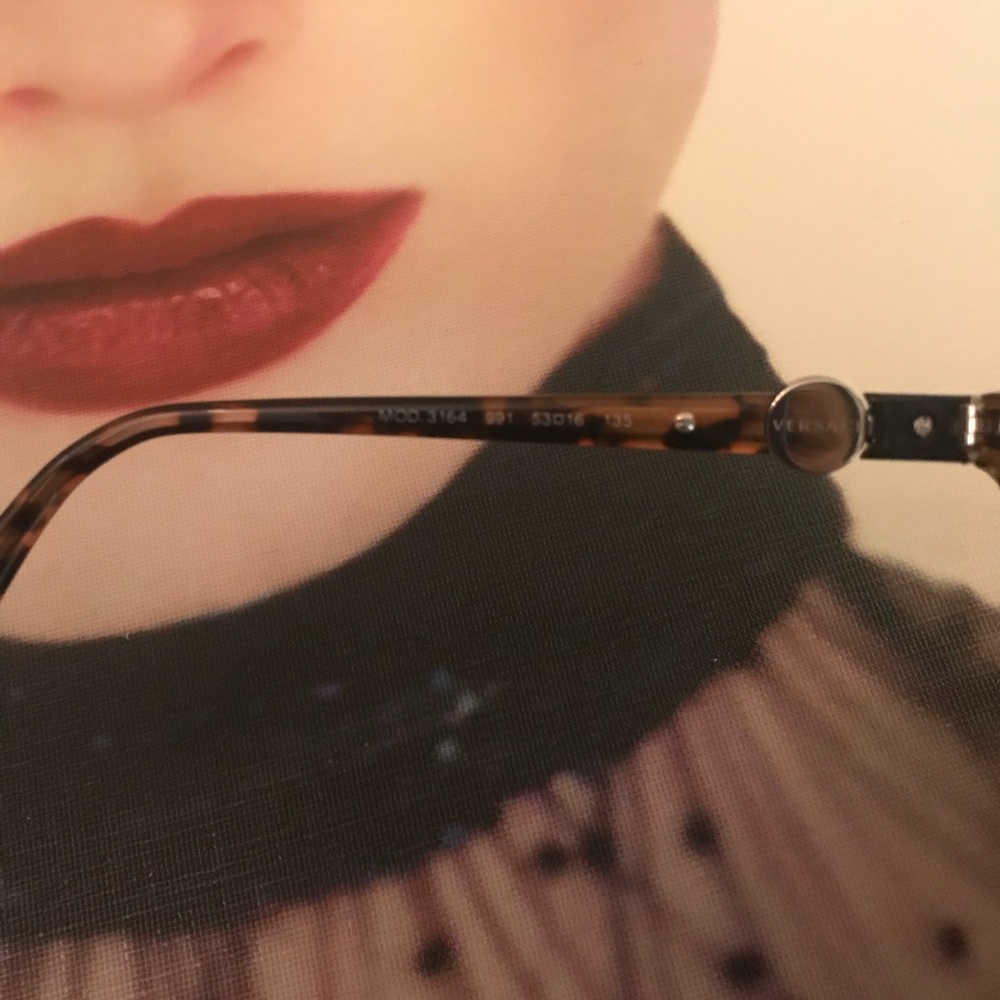 Versace - Picture 4 of 4